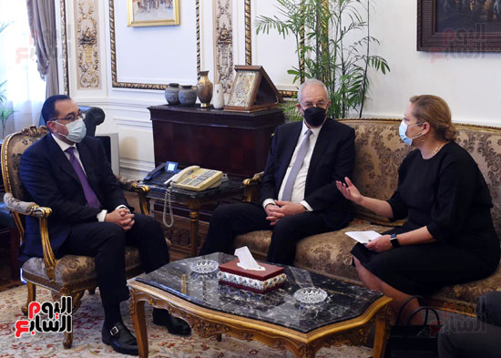 رئيس الوزراء يلتقى مسئولى شركة ميرسك العالمية (4)