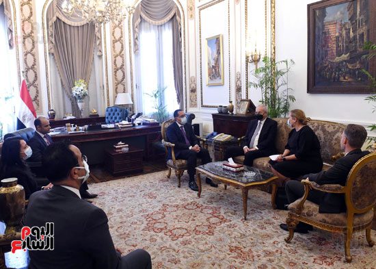 رئيس الوزراء يلتقى مسئولى شركة ميرسك العالمية (5)
