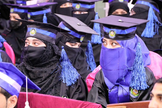 حفل تخرج في جامعة بيناوا في قندهار