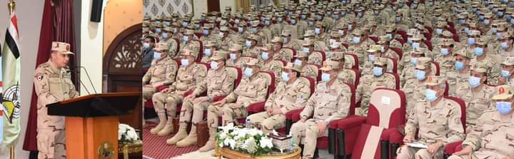 وزير الدفاع يلتقى بمقاتلى الجيش الثالث الميدانى والمنطقة المركزية العسكرية (7)
