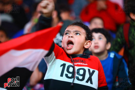 الجماهير تتابع مباراة مصر والسنغال  (24)