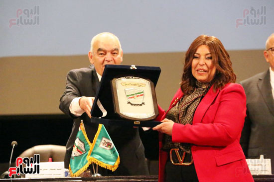 احتفالية تكريم المرأة المصرية التى تنظمها جامعة القاهرة بالتعاون مع هيئة قضايا الدولة (7)