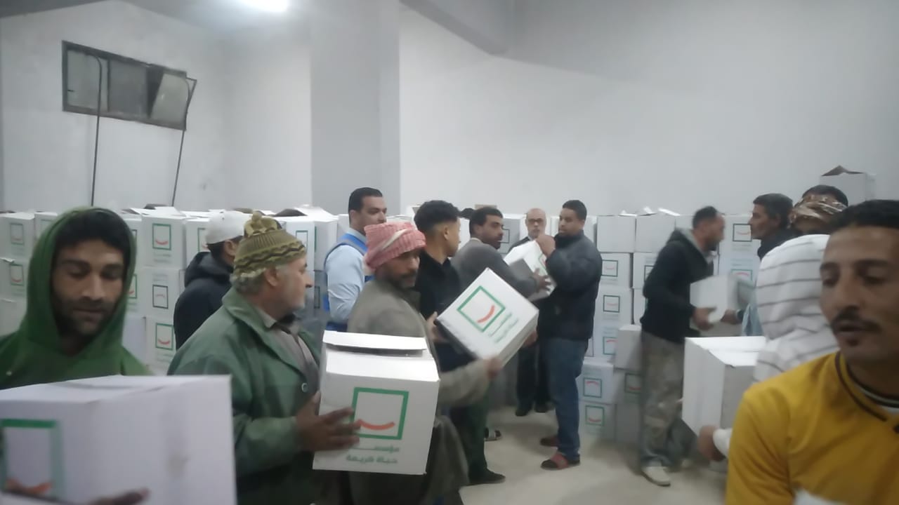توزيع مواد غذائية بمحافظة الإسماعيلية ضمن مبادرة وصل الخير (2)
