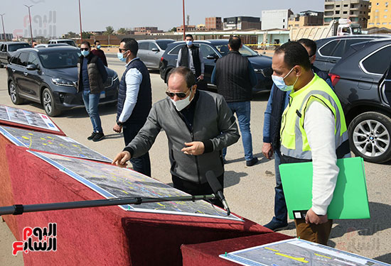 الرئيس السيسى يتفقد المحاور والأعمال الصناعية بين شرق القاهرة وغربها (10)