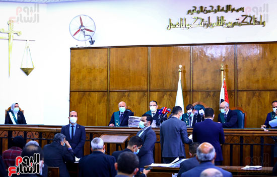 رئيس مجلس الدولة يفتتح أول جلسة بحضور أول قاضية بالمجلس