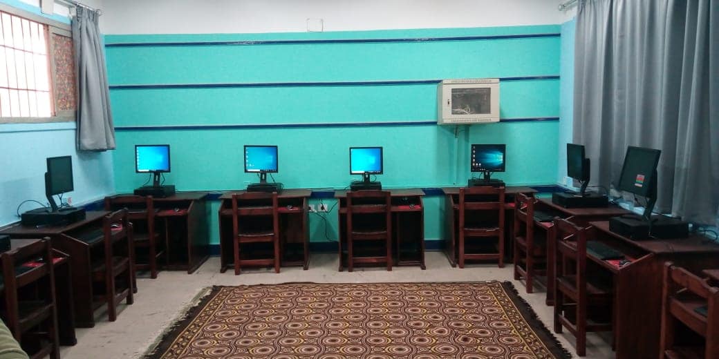 توفير أجهزة حاسب ألى جديدة بالمدارس