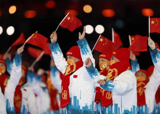 الكتيبة الصينية خلال استعراض الرياضيين