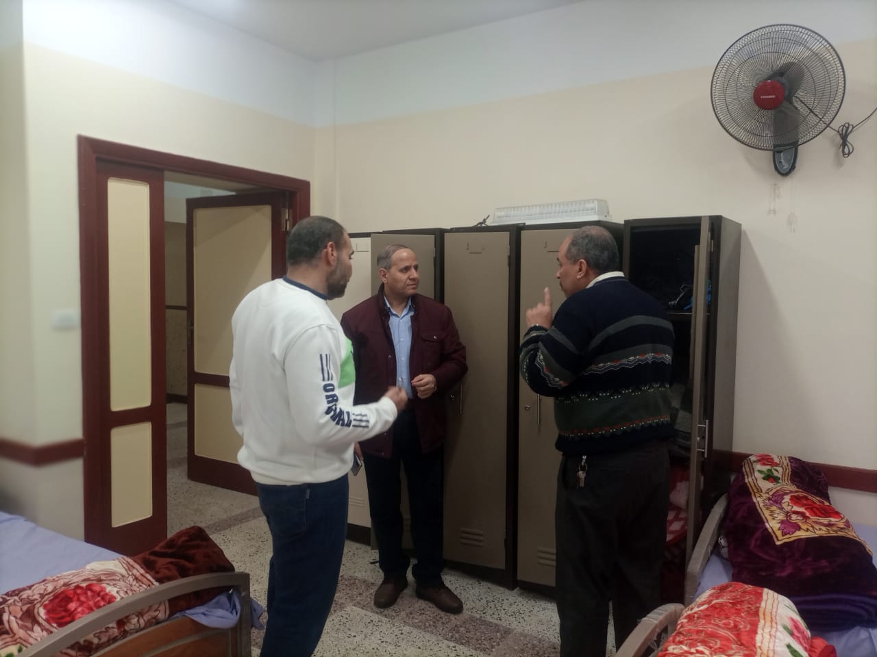 الإطمئنان على غرف الطلاب
