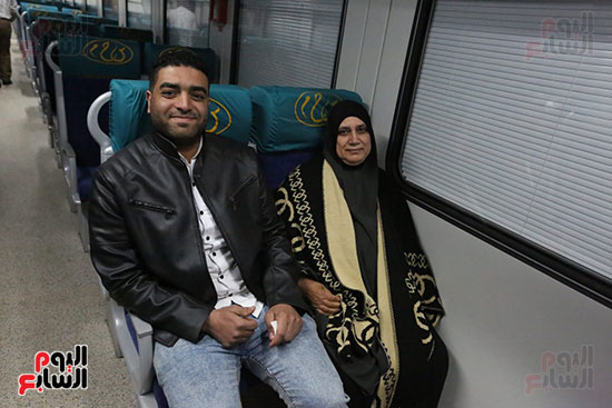أول قطار درجة ثالثة مكيفة ينطلق من محطة مصر فى اتجاه أسوان (15)