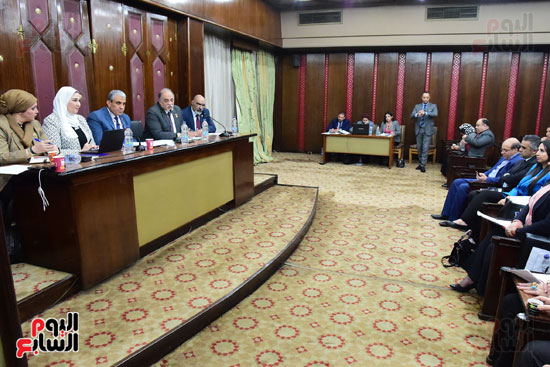 اجتماع لجنة القوي العاملة بمجلس النواب (5)