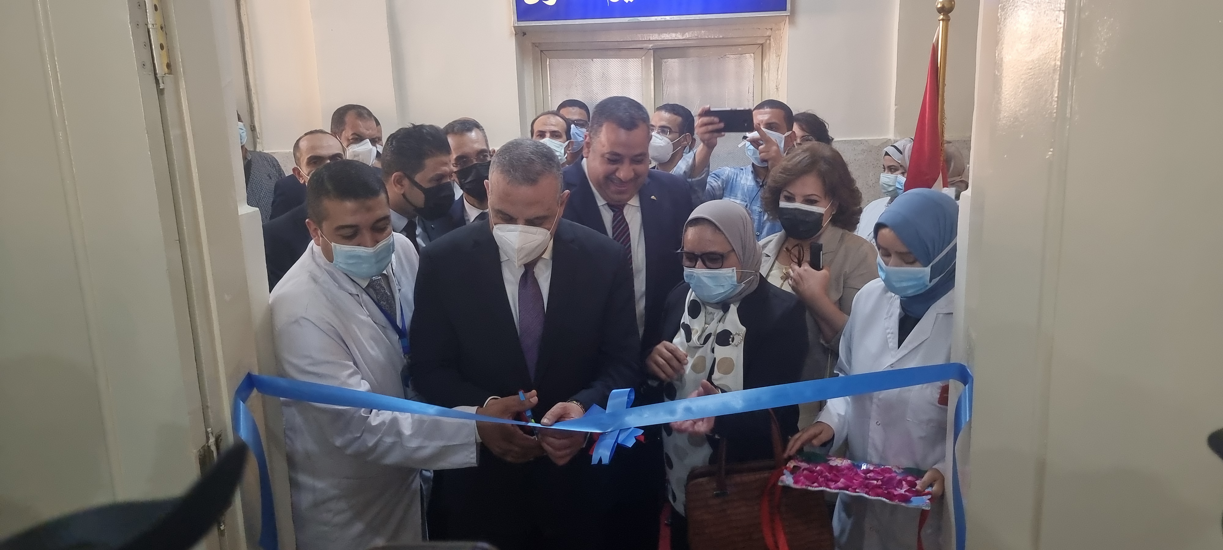 Le gouverneur de Sohag a inauguré une nouvelle unité de radiologie à l'hôpital Fever (11)