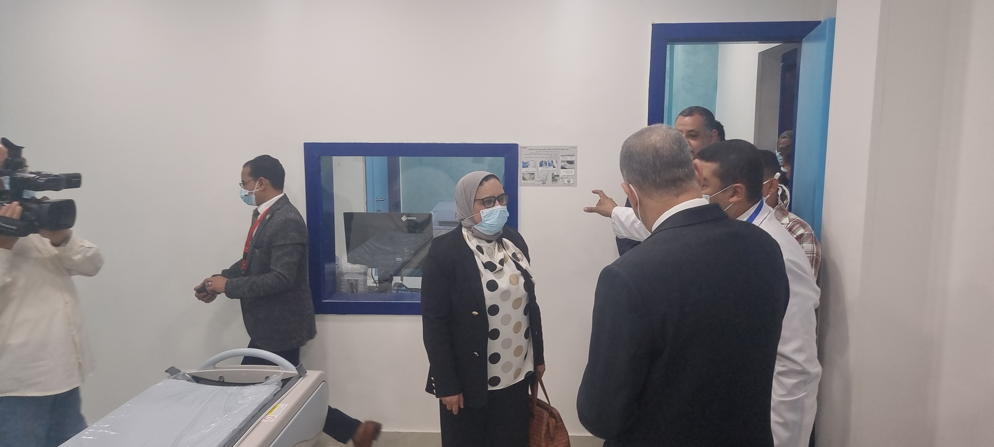 محافظ سوهاج يفتتح وحدة أشعة جديدة لمستشفى الحميات  (15)