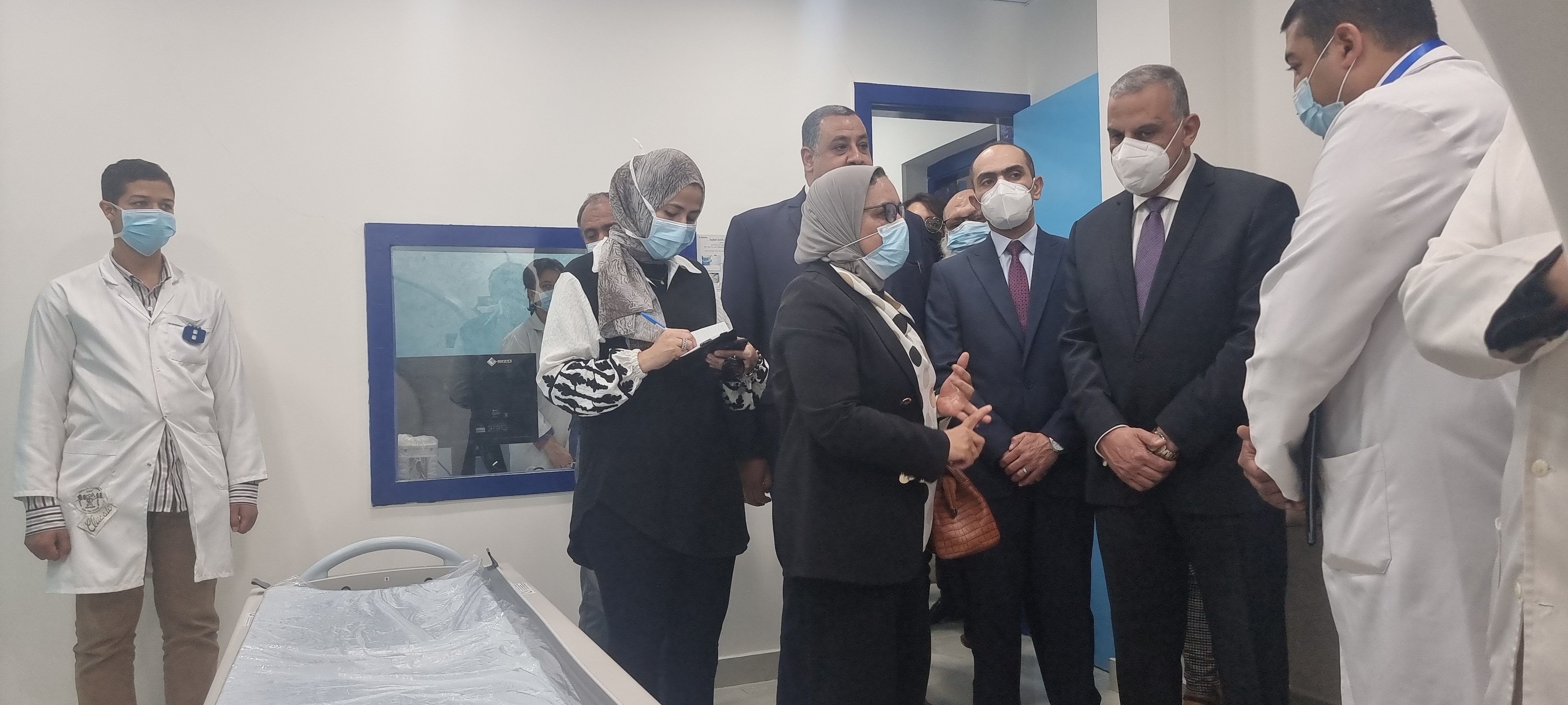 Le gouverneur de Sohag a inauguré une nouvelle unité de radiologie à l'hôpital Fever (4)