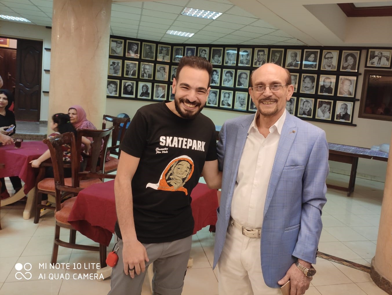 النجم محمد صبحي يقيم إفطارا جماعيا لفرقة استيدو الممثل بمدينة سنبل  (4)