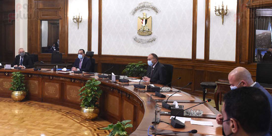 رئيس الوزراء يستعرض مقترحا لتطوير المنطقة الغربية بمدينة العلمين  (4)