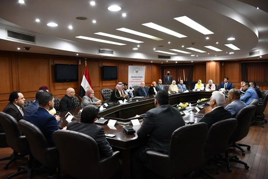 وزير الشباب والرياضة يشهد توقيع بروتوكول تعاون مع مجلس القبائل والعائلات المصرية  (2)