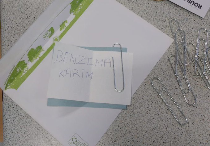 اسم كريم بنزيما في بطاقة الاقتراع