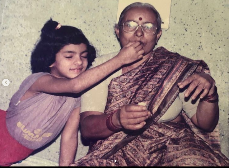 بريانكا شوبرا برفقة جدتها
