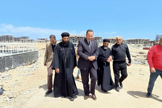رئيس جامعة المنصورة الجديدة يستقبل وكيل مطرانية دير القديسة دميانة (4)