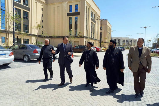 رئيس جامعة المنصورة الجديدة يستقبل وكيل مطرانية دير القديسة دميانة (7)