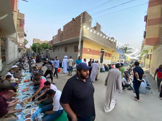 أطول مائدة إفطار رمضانية بحضور الآلاف من الأحبة والمريدين