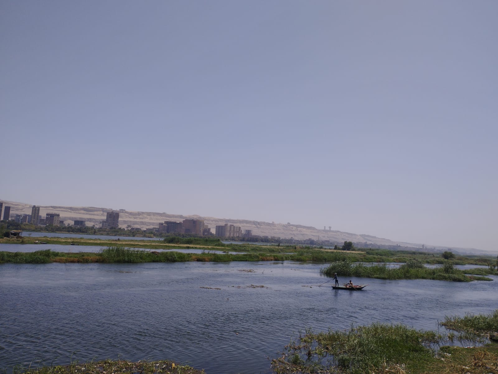  الصيادون ينطلقون بمراكب الصيد فى عرض النيل (2)