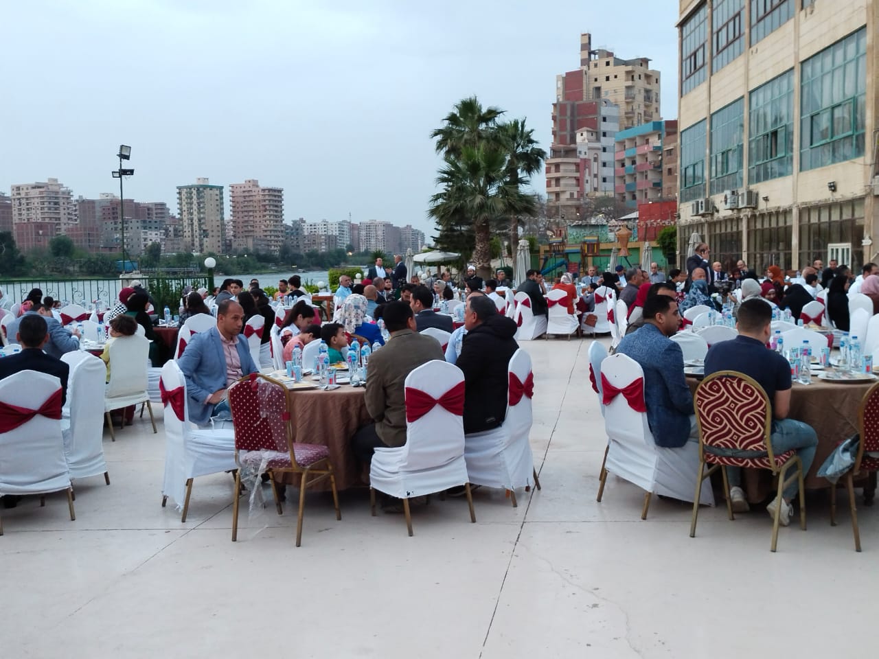 تكريم عدد من أسر الشهداء خلال حفل إفطار جماعى بالقليوبية (5)
