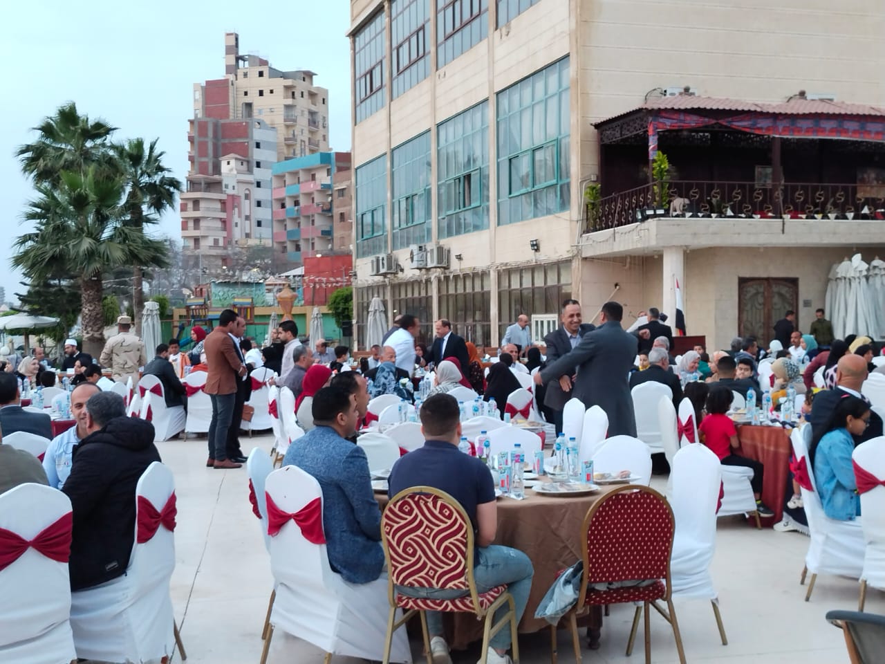 تكريم عدد من أسر الشهداء خلال حفل إفطار جماعى بالقليوبية (1)