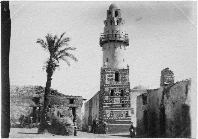 المسجد العتيق العمرى فى سوق اسنا