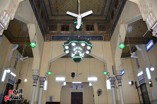 جانب-من-عمليات-التطوير-داخل-المسجد