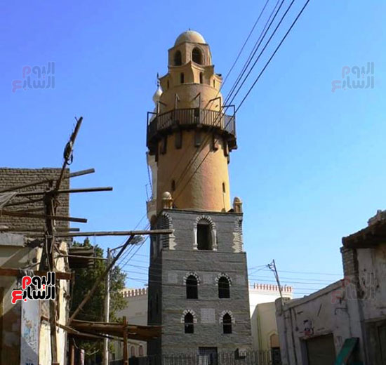 المئذنة-التاريخية-للمسجد-العمرى-باسنا