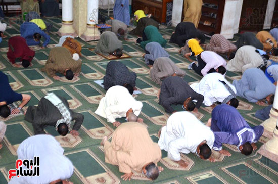 تطوير-المسجد-العتيق-والصلاة-داخله