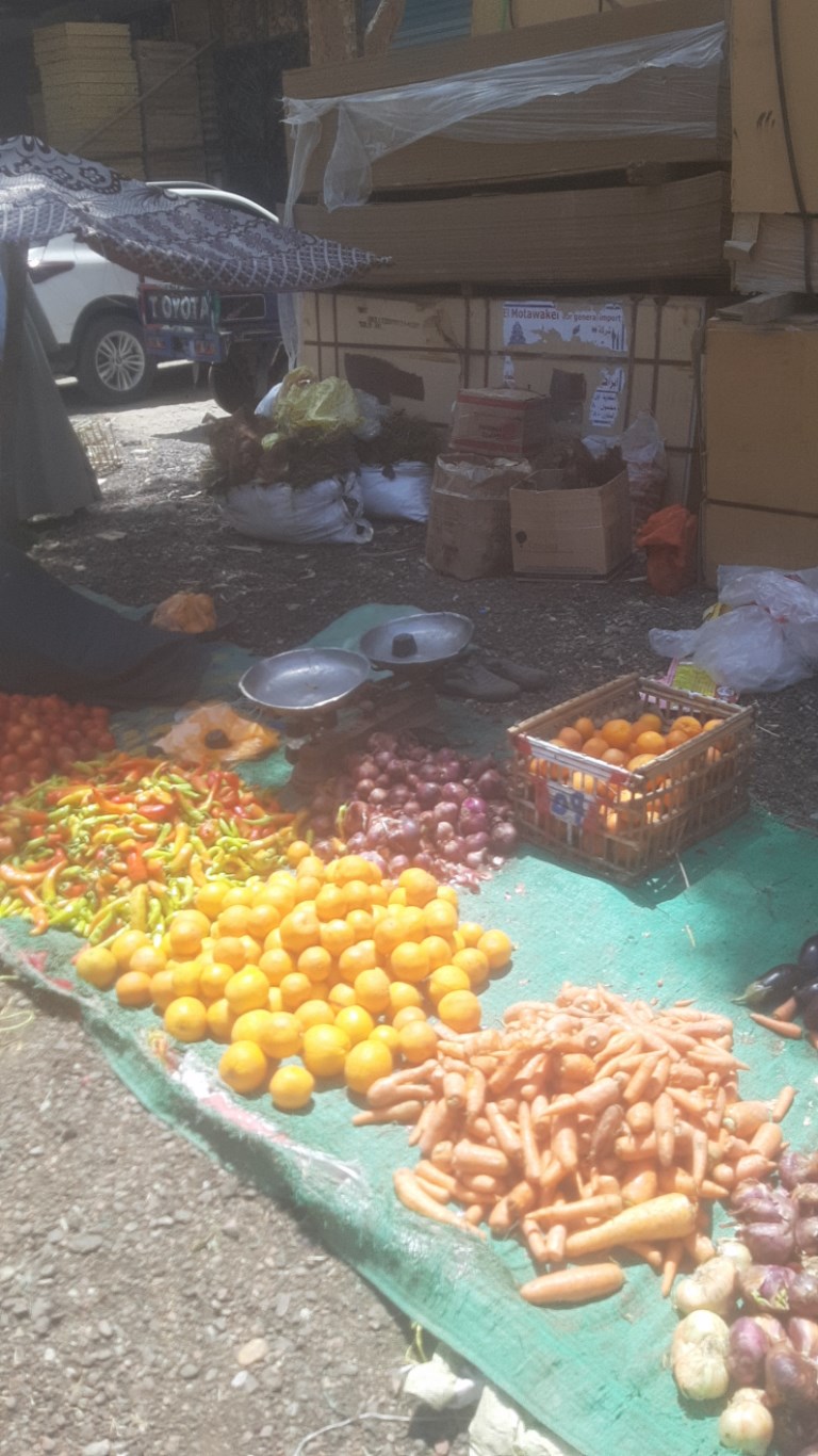 عرض الخضراوات بسوق كوم امبو