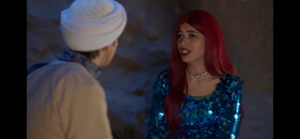 في بيتنا روبوت 2 الحلقة 15  ليلي أحمد زاهر تحاول مساعدة زوجها فتقع في يد كبير المقاطيع  (3)