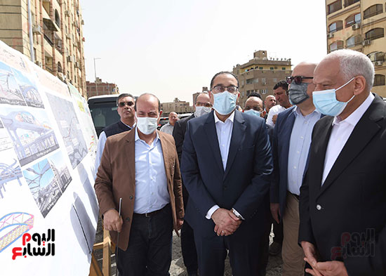 رئيس الوزراء يتفقد محور الفريق كمال عامر  (12)