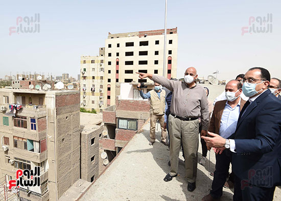 رئيس الوزراء يتفقد محور الفريق كمال عامر  (13)