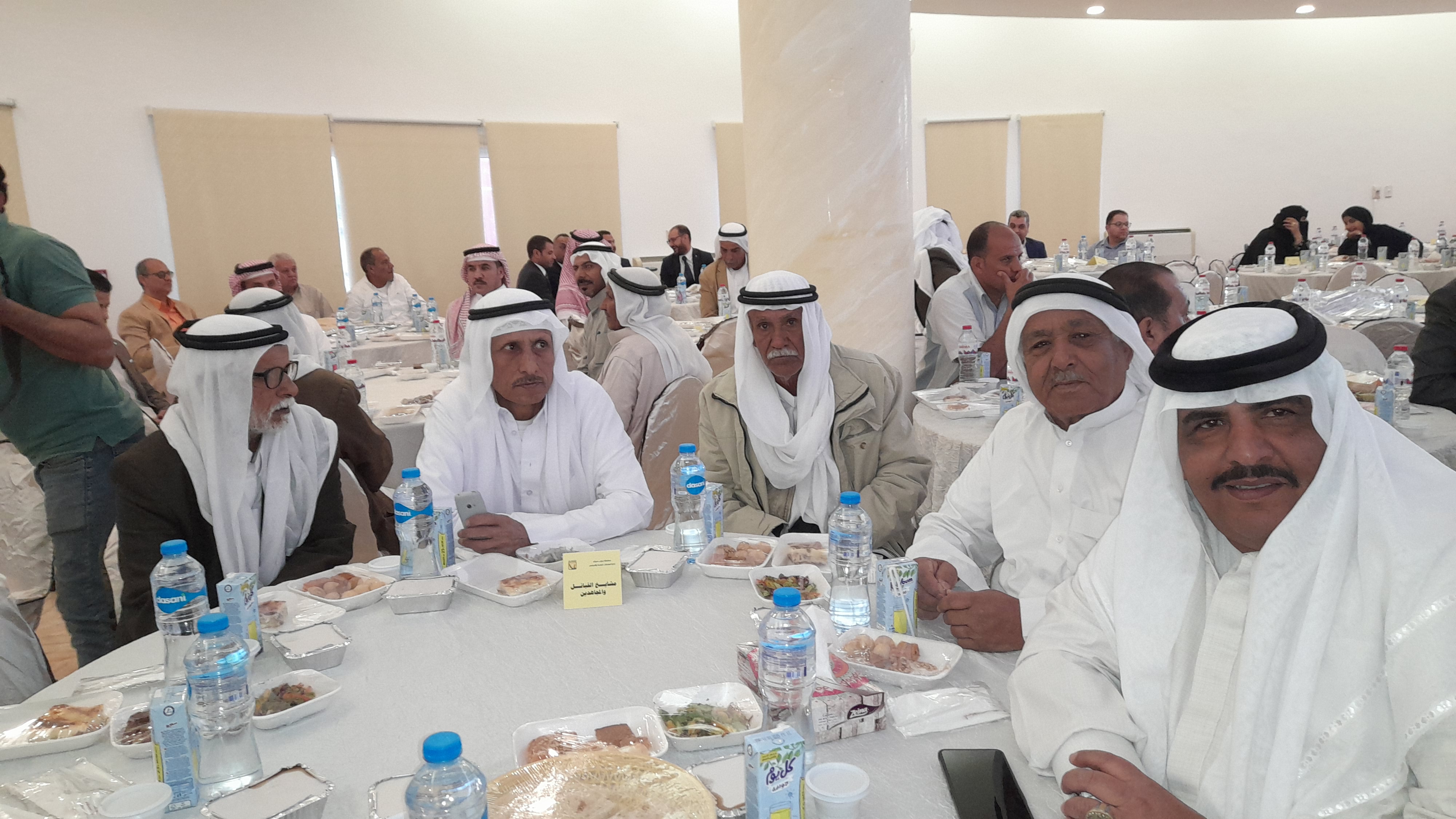 محافظ جنوب سيناء يشارك في مأدبة إفطار جماعي (1)