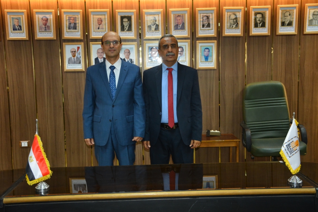 رئيس جامعة أسيوط يستقبل نظيره لجامعة أبين اليمنية لبحث سبل التعاون (30)