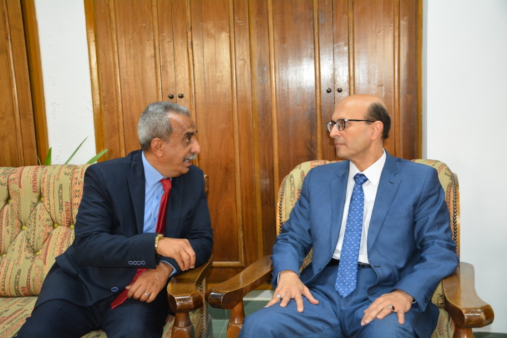 رئيس جامعة أسيوط يستقبل نظيره لجامعة أبين اليمنية لبحث سبل التعاون (18)