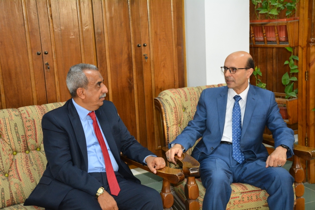 رئيس جامعة أسيوط يستقبل نظيره لجامعة أبين اليمنية لبحث سبل التعاون (24)