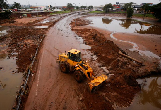 إصلاح الطرق بعد الفيضانات في أوملازي