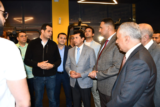 وزير الشباب والرياضة يتفقد نادى الحوار الرياضي في مستهل زيارته للدقهلية (10)