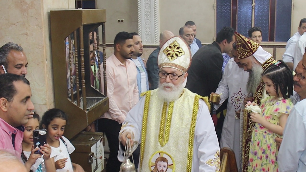 اداء صلاة قداس عيد القيامه بكنيسة القديسة دميانه بمدينة كفر الشيخ