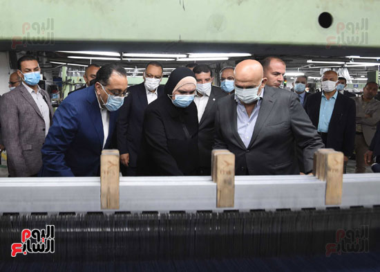 زيارة رئيس الوزراء للمصانع العاشر من رمضان (11)