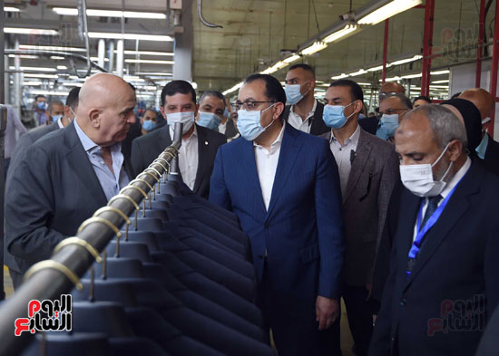 زيارة رئيس الوزراء للمصانع العاشر من رمضان (25)