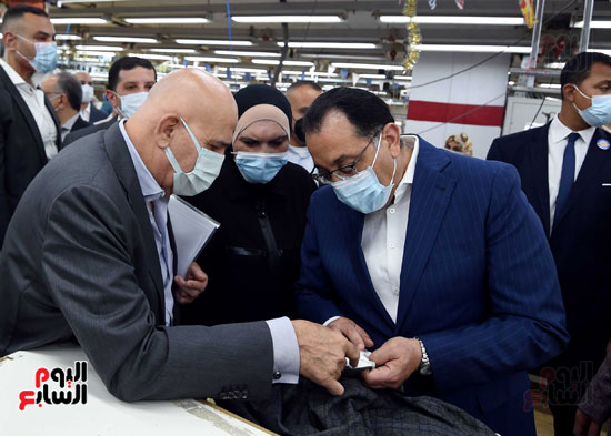 زيارة رئيس الوزراء للمصانع العاشر من رمضان (36)