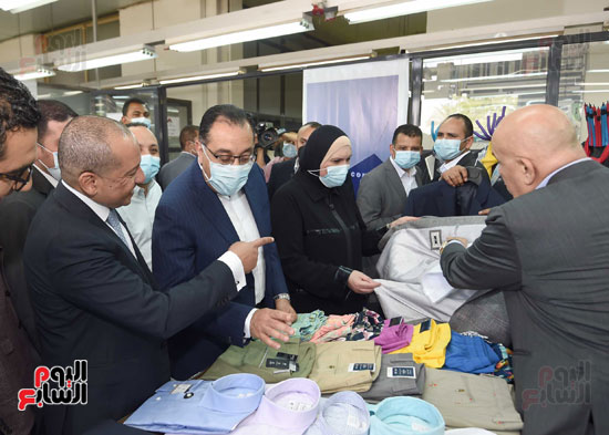زيارة رئيس الوزراء للمصانع العاشر من رمضان (16)