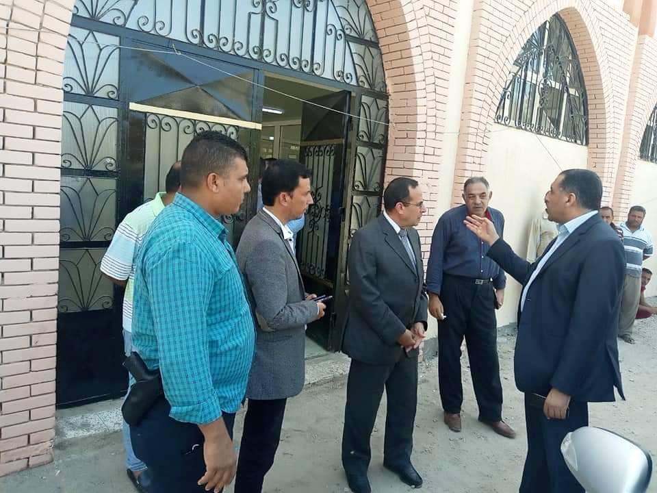 محافظ شمال سيناء خلال تفقد المشروعات