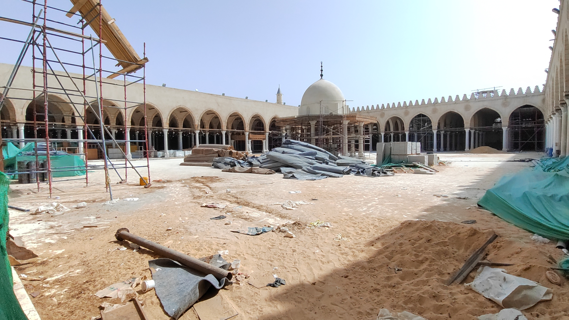 أعمال تطوير وإنشاء ساحة جديدة لمسجد عمرو بن العاص