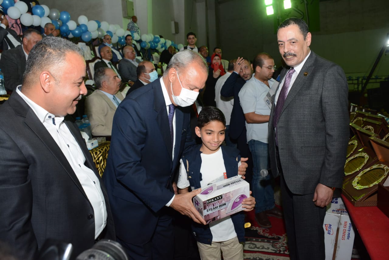 حزب مستقبل وطن ينظم احتفالية كبري بالقليوبية لتكريم حفظة القرآن (2)